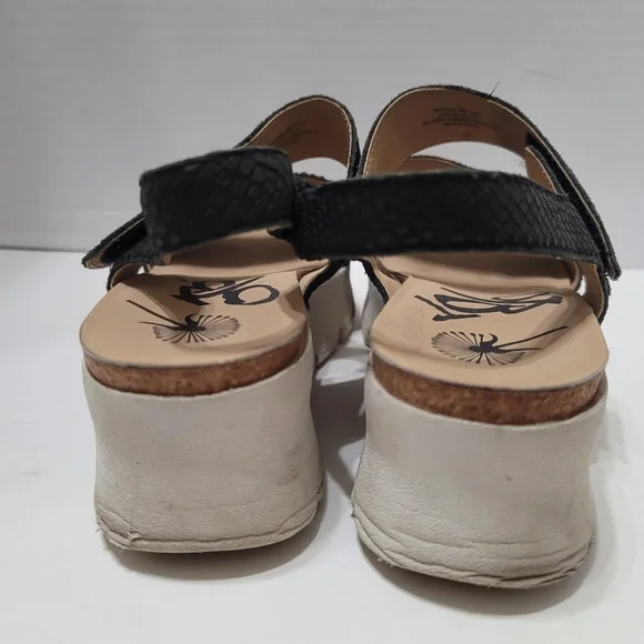 OTBT - Montane Black Platform Wedge Size 8M - Picture 7 of 12